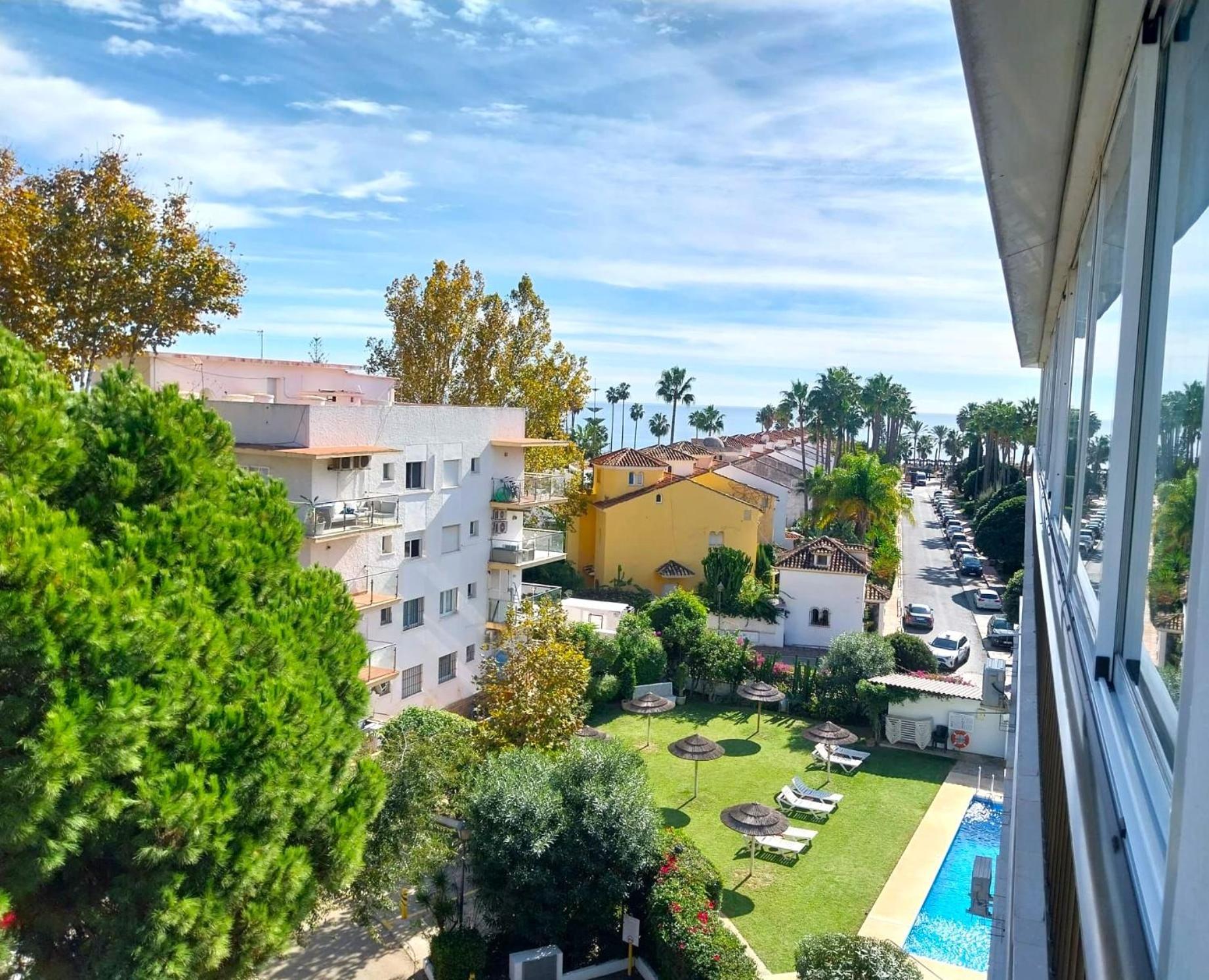 Coral Beach Aparthotel Marbella Exterior photo